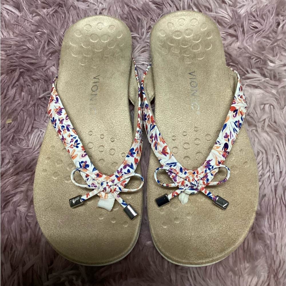 - Vionic Women's Floral Sandals